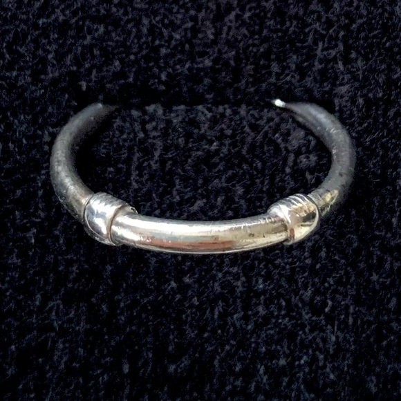 Sterling Silver Minimalist Stackable Ring - Picture 1 of 3